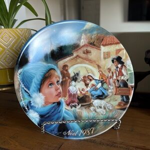 Vintage 1987 Christmas Plate with Blue Accents